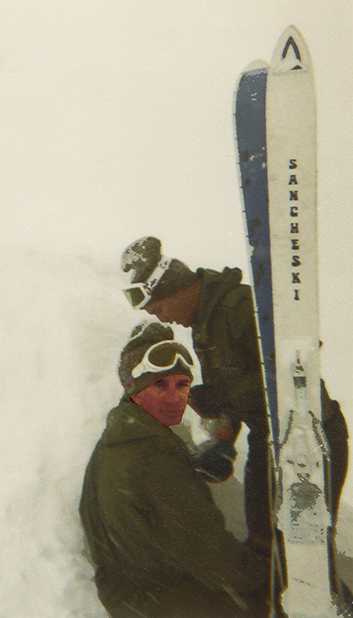Prácticas de vida en montaña invernal. Curso de Mando de Esquí y Escalada de la Escuela Militar de Montaña y Operaciones Especiales